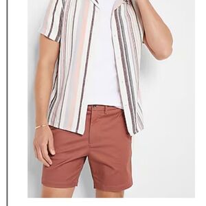 Express Solid 6" Hyper Stretch Chino Shorts
Size: 38
Color: MARRAKES